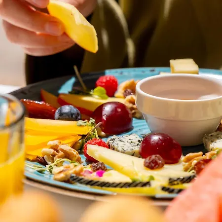 Onmood - Bed & Brunch 4*