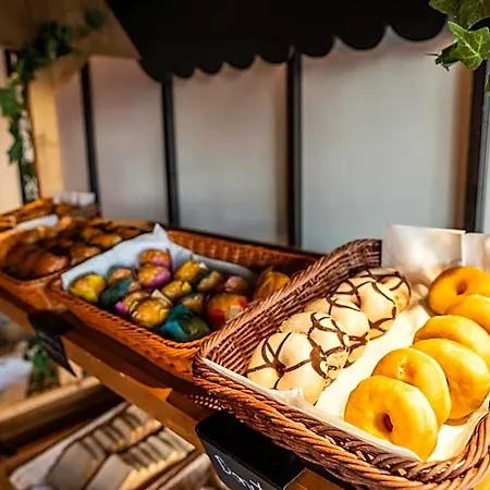 Onmood - Bed & Brunch Hotel 4*