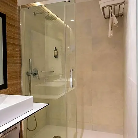 Onmood - Bed & Brunch Hotel 4*